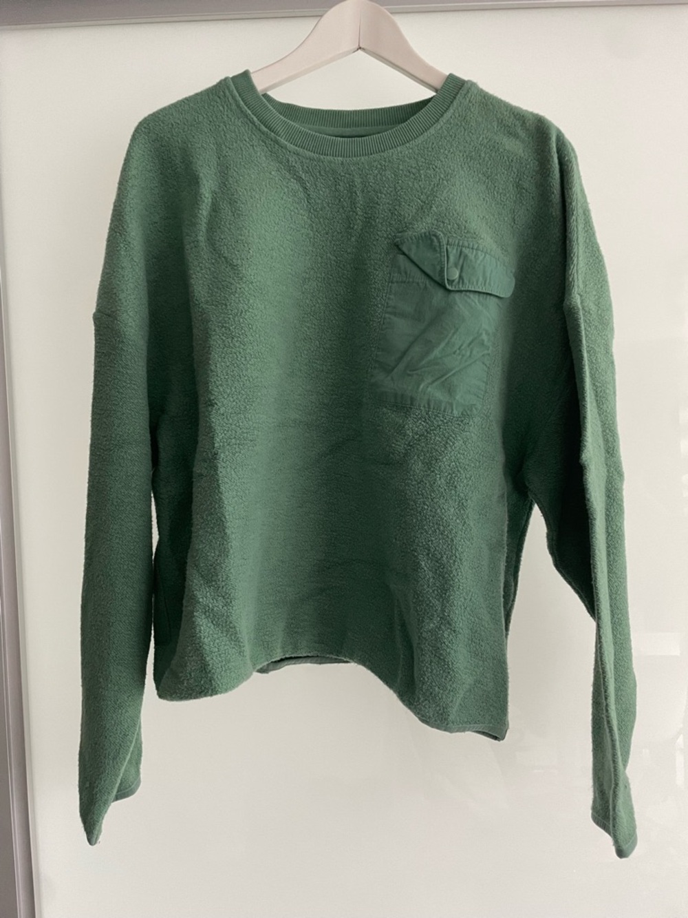 EUC Roots Women’s Green Crewneck Fleece Sweatshirt w/Front Pocket Size M